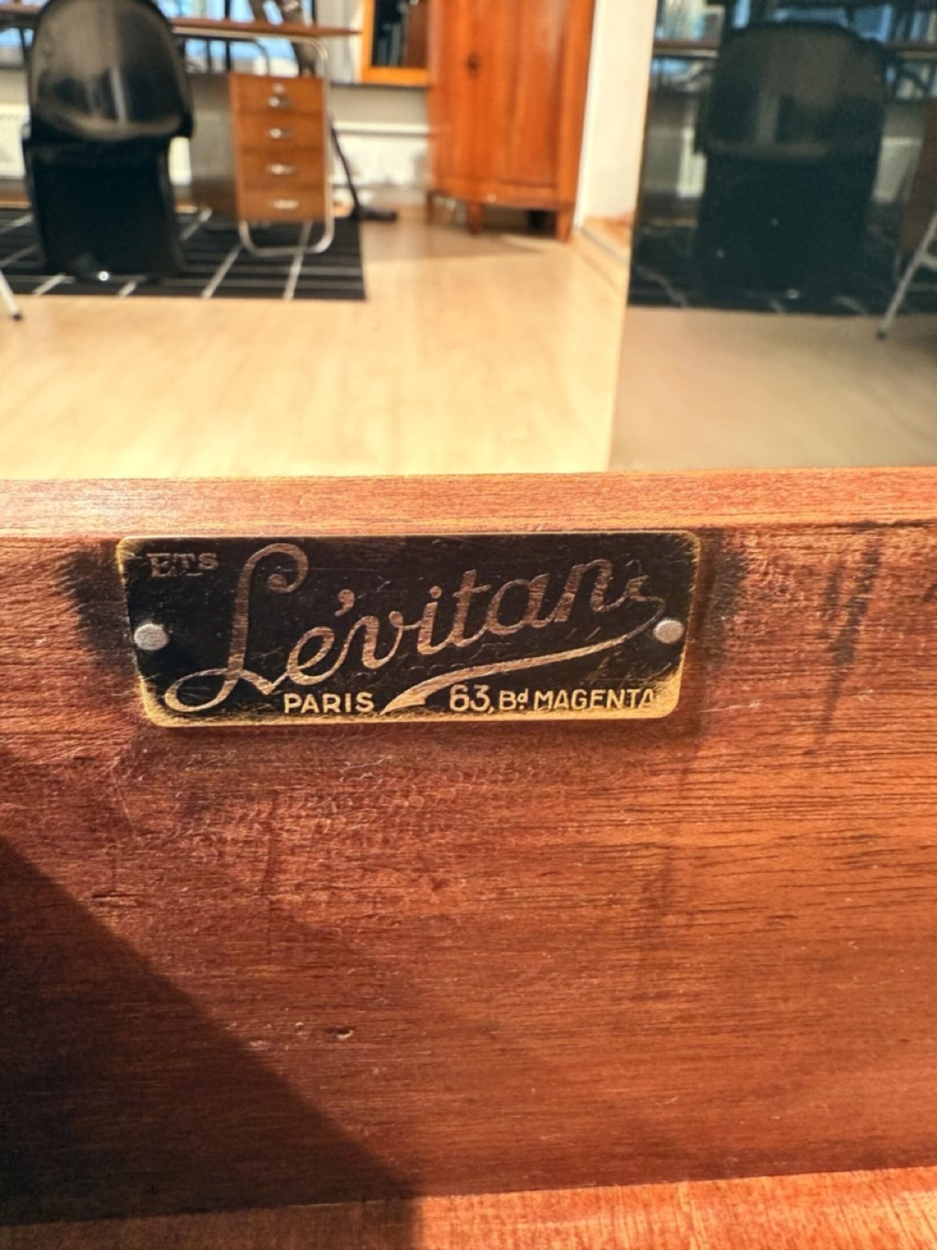 Art Deco Sideboard - Manufacturer - Styylish