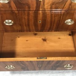 Small Biedermeier chest of Drawers - Interior - Styylish