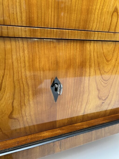Early Biedermeier Commode - key - Styylish