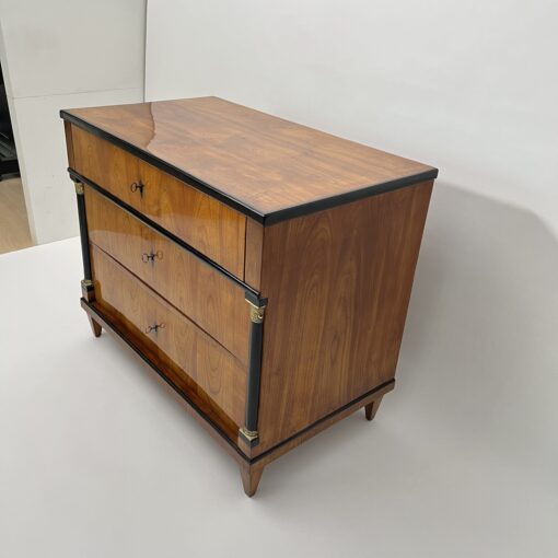 Early Biedermeier Commode - 3/4 side - Styylish