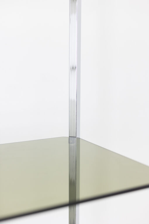 Smoked Glass Shelves - Edge Detail - Styylish