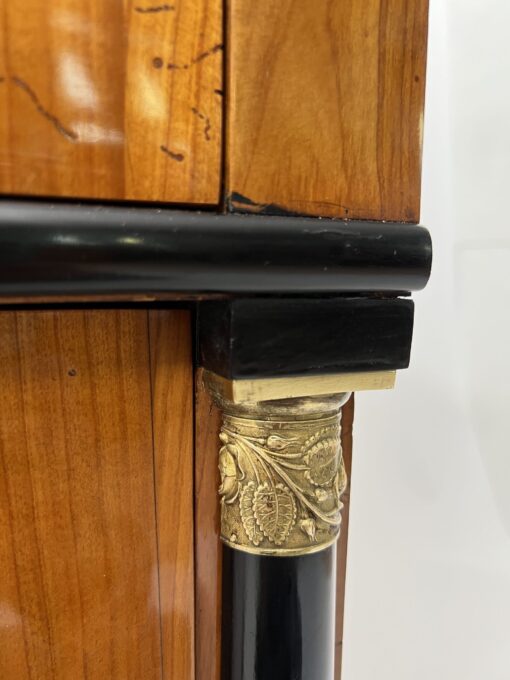 Early Biedermeier Commode - column - Styylish