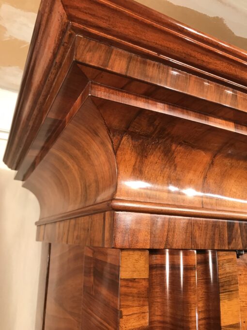 Frankfurter Wellenschrank - closeup - Styylish