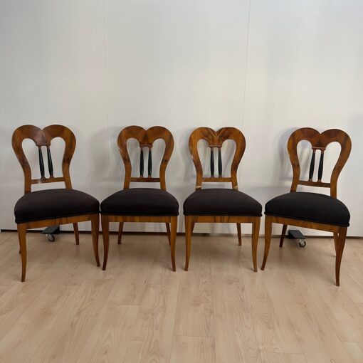 Set of 4 Biedermeier Balloon Chairs - front view - Styylish