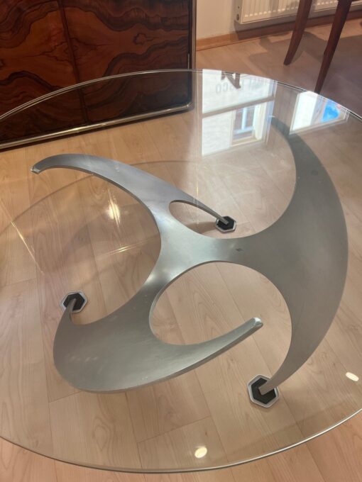 Propeller Coffee Table - closeup glass top - Styylish