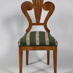 Fine Pair of Biedermeier Walnut Chairs. Vienna, c. 1825.
