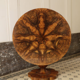 19th Century Biedermeier Table, Walnut, Vienna, c. 1825.