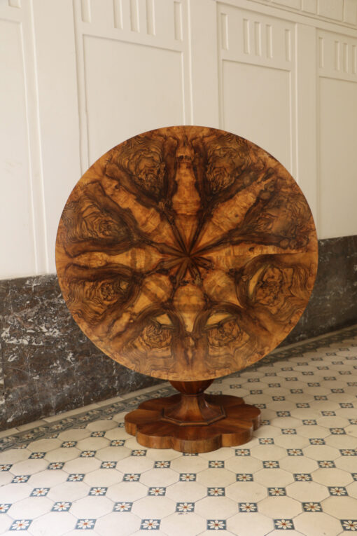 19th Century Biedermeier Table, Walnut, Vienna, c. 1825. - Image 2