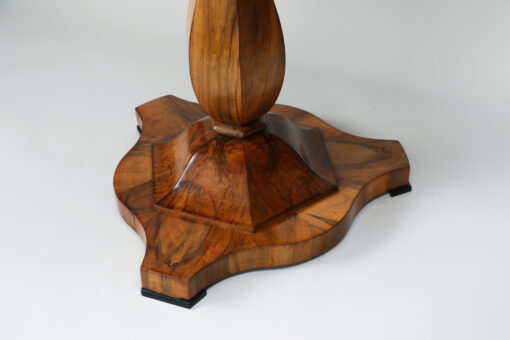 Fine Biedermeier Walnut Table, Vienna, c. 1825. - Image 5