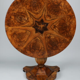 Fine Biedermeier Walnut Table, Vienna, c. 1825.