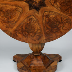 Fine Biedermeier Walnut Table, Vienna, c. 1825.