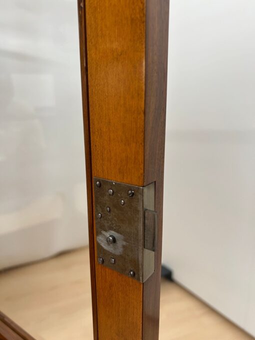 Biedermeier Vitrine, Walnut, Brass, South Germany circa 1830 - Image 17