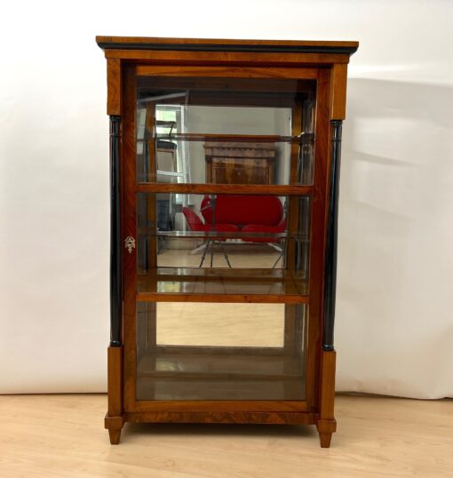 Biedermeier Vitrine, Walnut, Brass, South Germany circa 1830 - Image 2