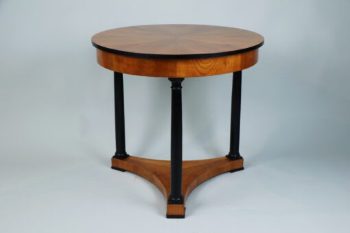 19th Century Fine Biedermeier Cherry Table. Vienna, c. 1830. - Image 5