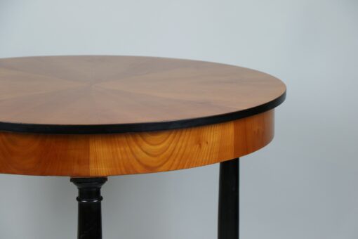 19th Century Fine Biedermeier Cherry Table. Vienna, c. 1830. - Image 7