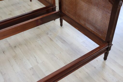 Early 20th Century Italian Walnut and Vienna Straw Pair of Single Beds - Image 15