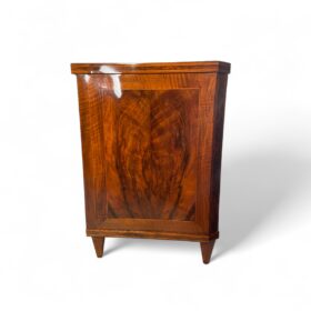 Neoclassical Walnut Chest of Drawers, Germany 1780
