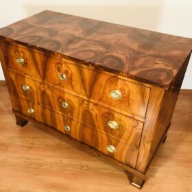 Biedermeier Walnut Chest of Drawers, 1820