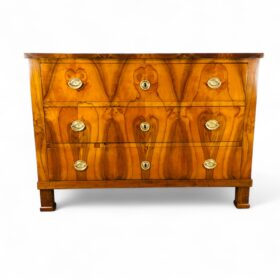 Biedermeier Walnut Chest of Drawers, 1820