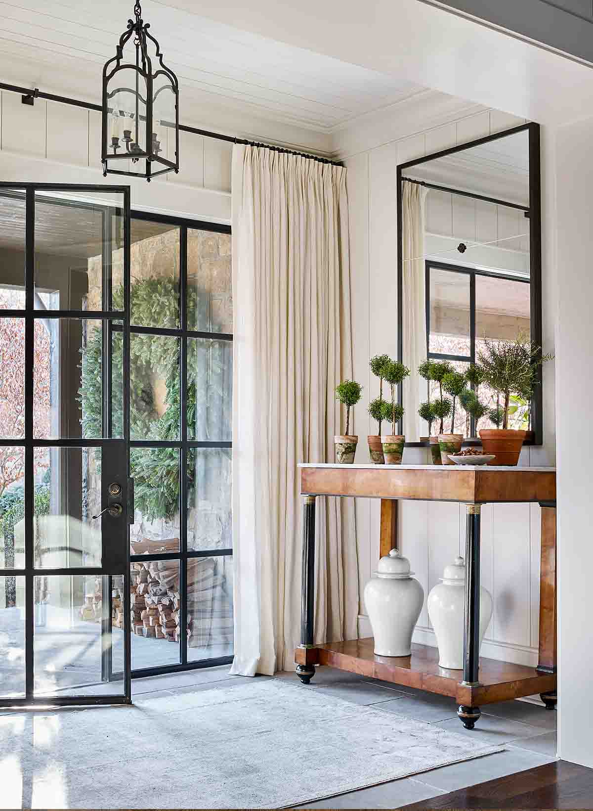 Empire Console Table in Modern Interior - Styylish