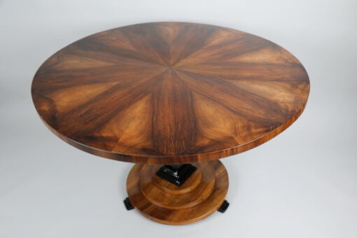 19th Century Fine Biedermeier Walnut Table. Vienna, c. 1825. - Image 3