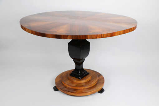 19th Century Fine Biedermeier Walnut Table. Vienna, c. 1825. - Image 6