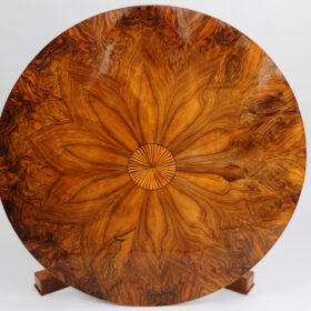 19th Century Fine Biedermeier Walnut Table. Vienna, c. 1825.
