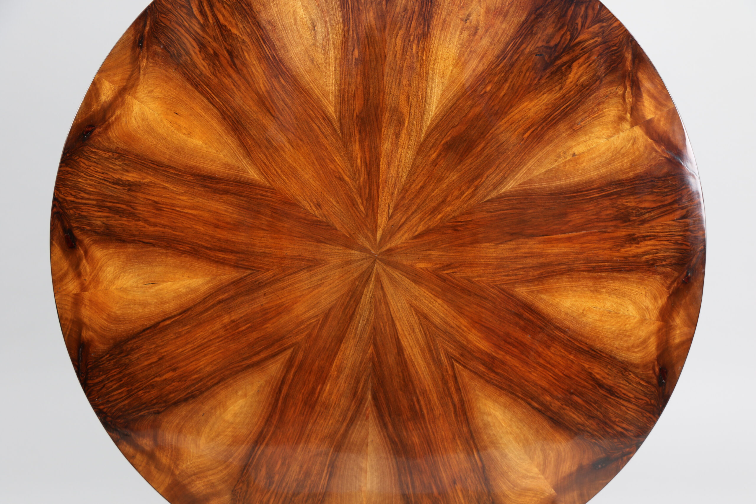 19th Century Fine Biedermeier Walnut Table. Vienna, c. 1825. - Image 8
