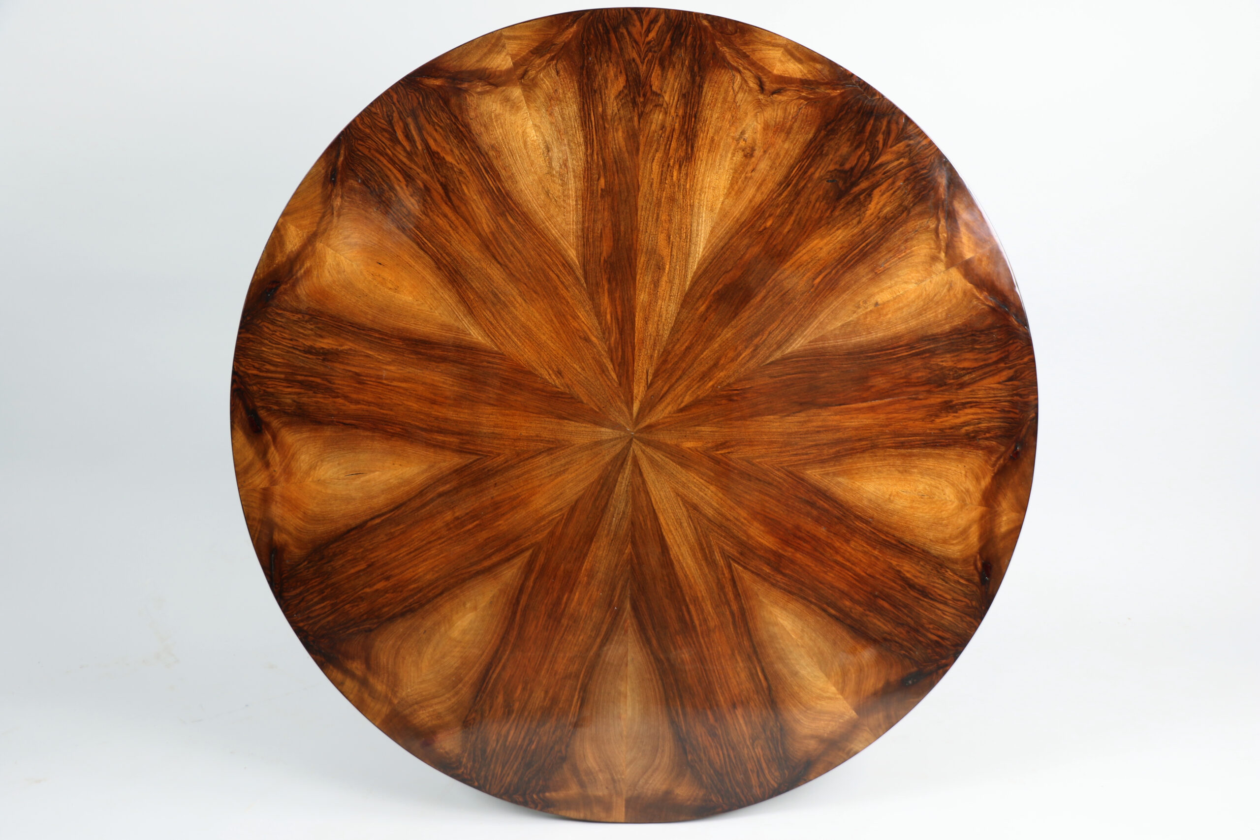 19th Century Fine Biedermeier Walnut Table. Vienna, c. 1825. - Image 2