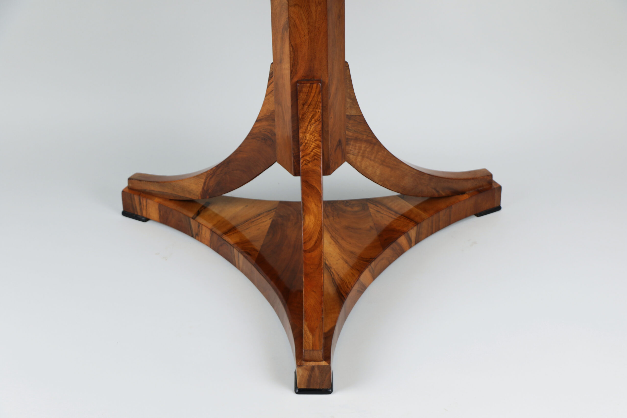 Viennese Biedermeier Walnut Table, Vienna circa 1825 - Image 7