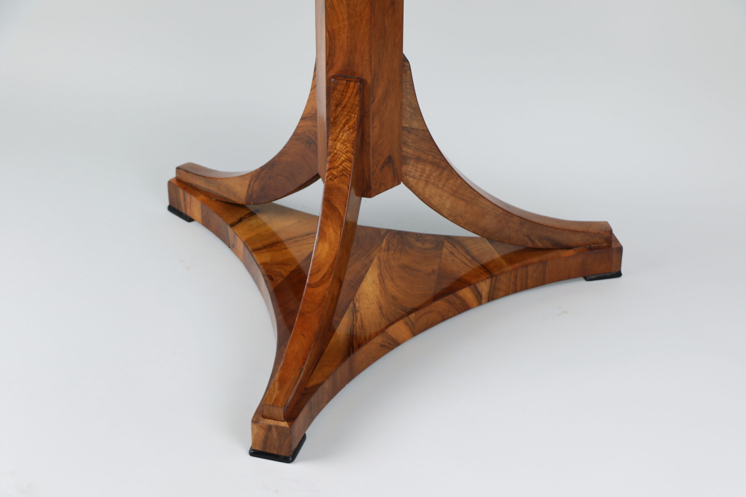 Viennese Biedermeier Walnut Table, Vienna circa 1825 - Image 6