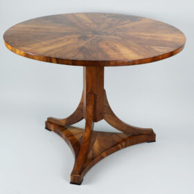 Viennese Biedermeier Walnut Table, Vienna circa 1825
