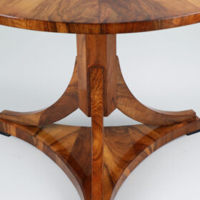 Viennese Biedermeier Walnut Table, Vienna circa 1825
