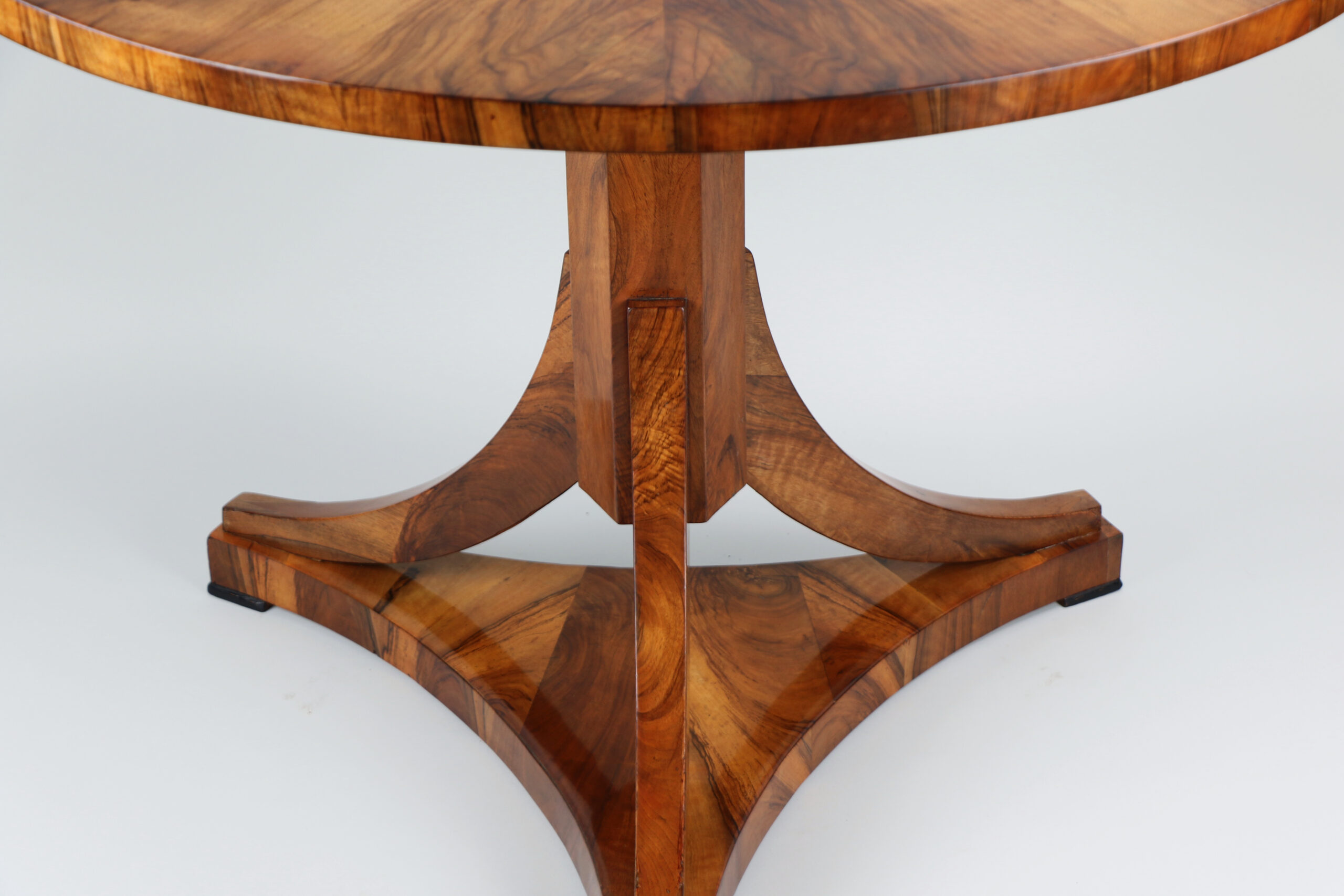 Viennese Biedermeier Walnut Table, Vienna circa 1825 - Image 3