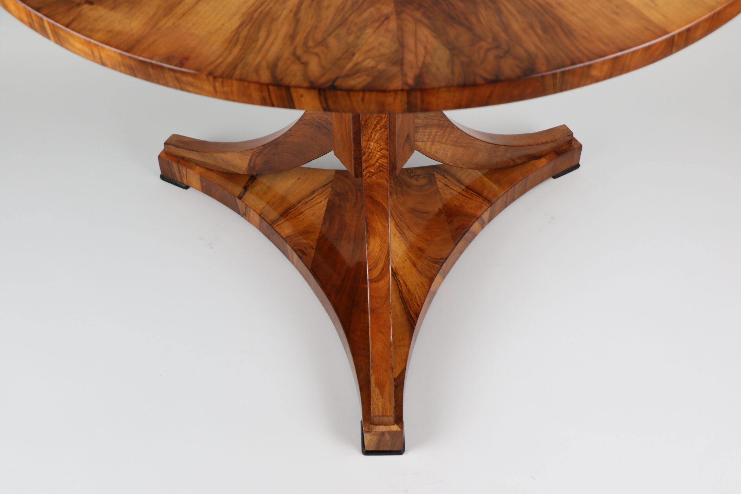 Viennese Biedermeier Walnut Table, Vienna circa 1825 - Image 2