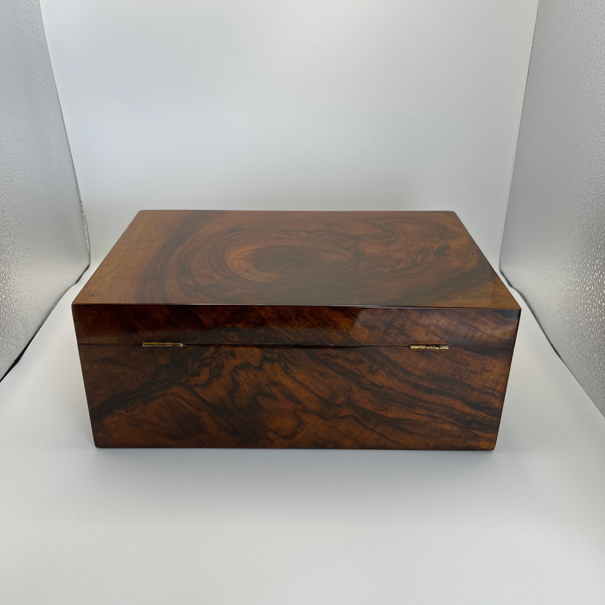 Biedermeier Walnut Box, Austria, circa 1840 - Image 5