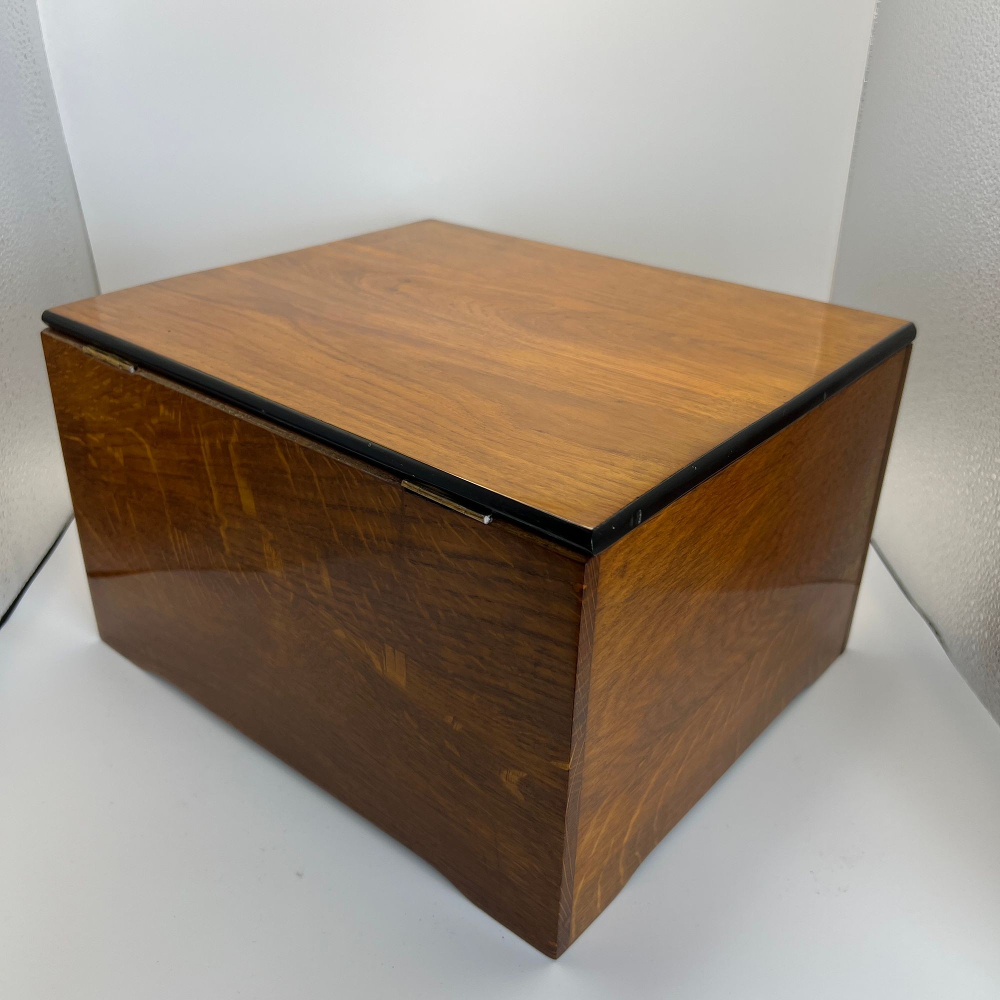 Art Nouveau Oak Box, Partly Ebonized, Austria, circa 1900 - Image 6