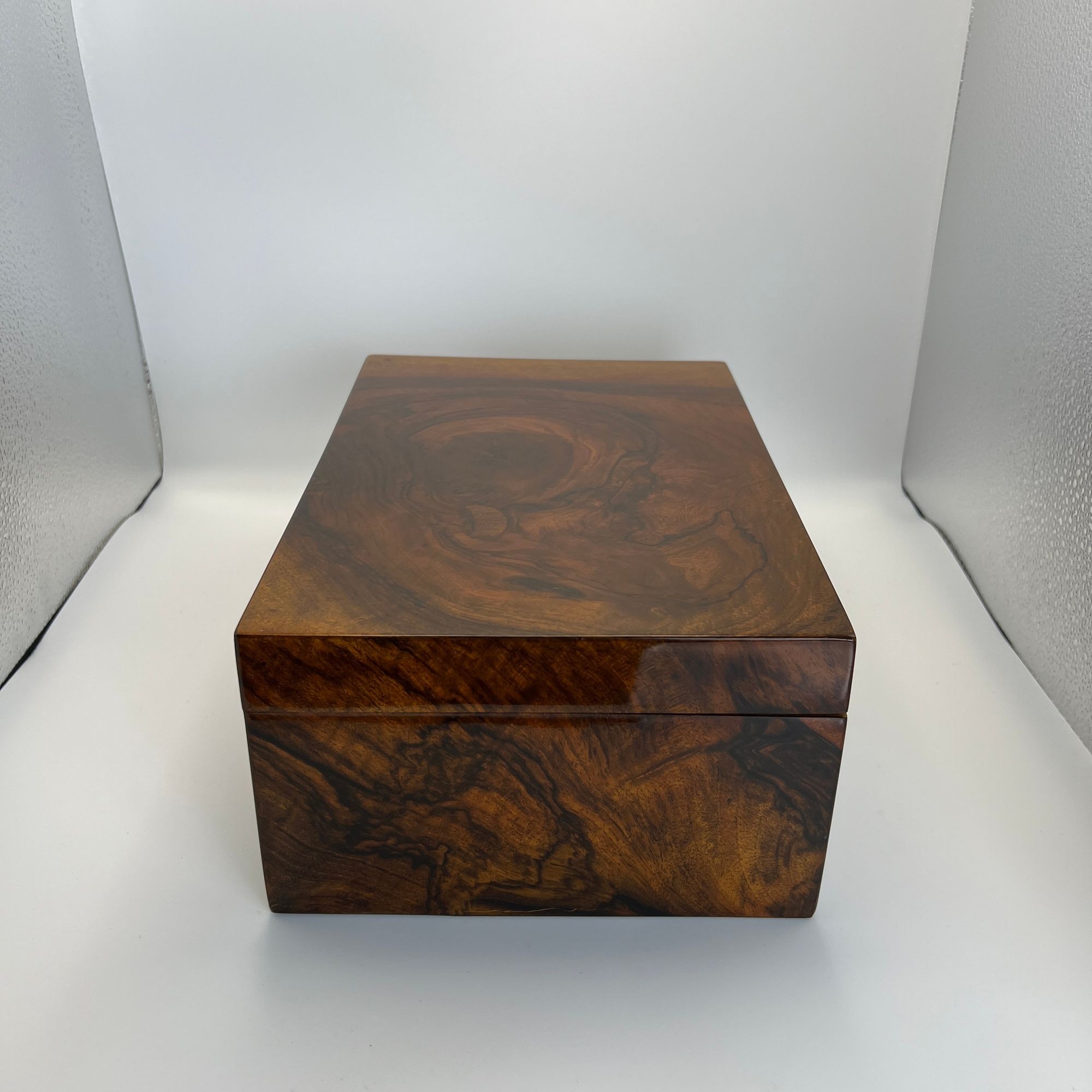 Biedermeier Walnut Box, Austria, circa 1840 - Image 7