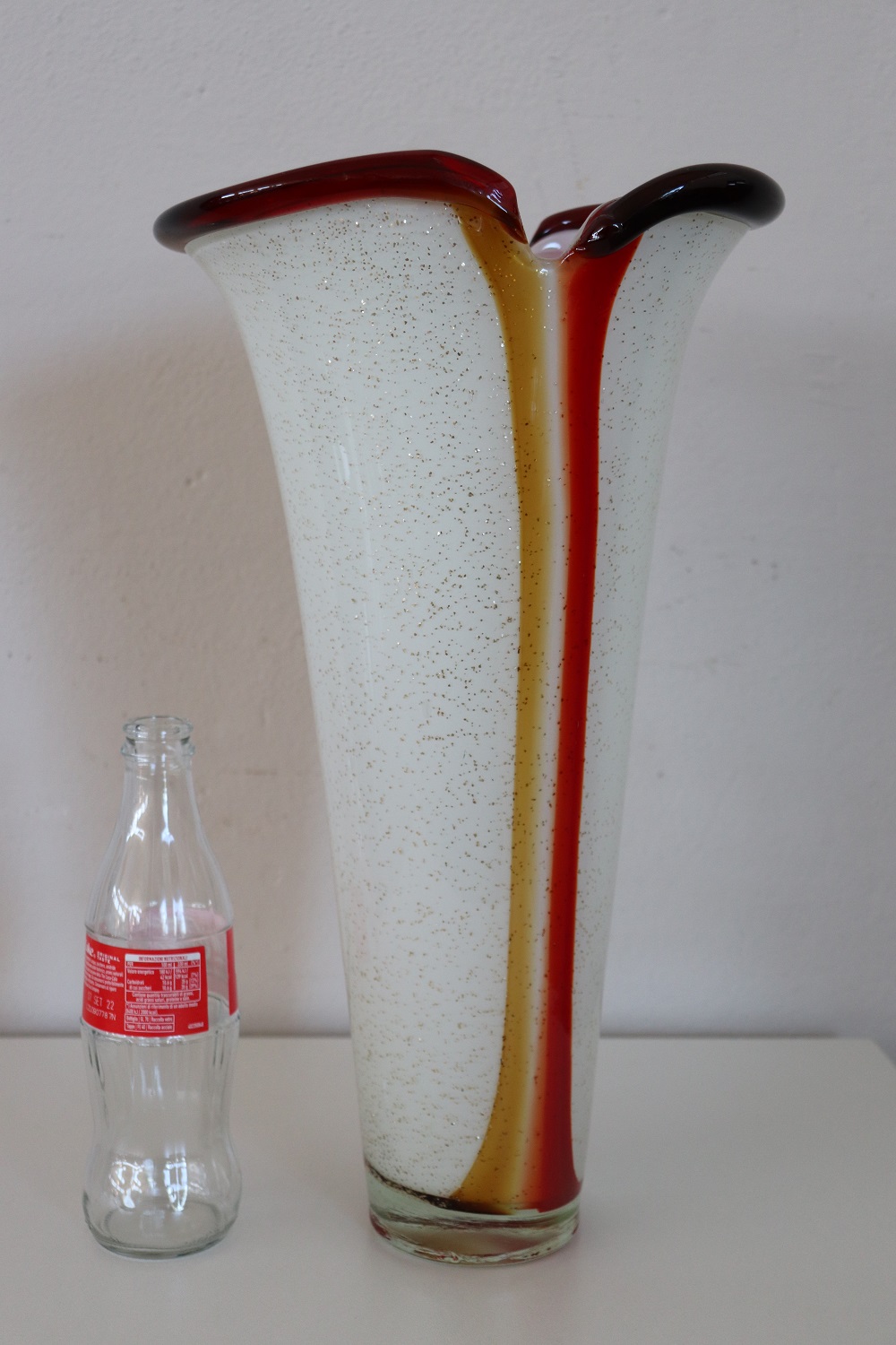1980s Murano Glass Vase, Italy – White with Gold and Red Accents - Image 2