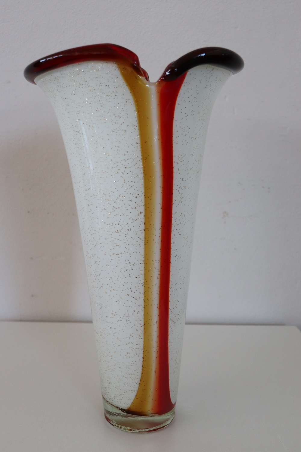 1980s Murano Glass Vase, Italy – White with Gold and Red Accents - Image 3