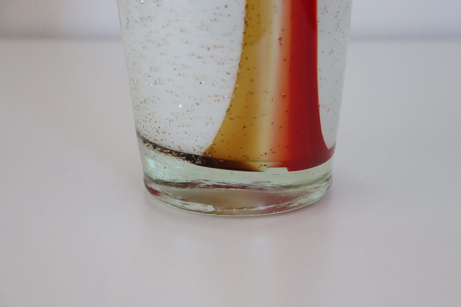 1980s Murano Glass Vase, Italy – White with Gold and Red Accents - Image 4