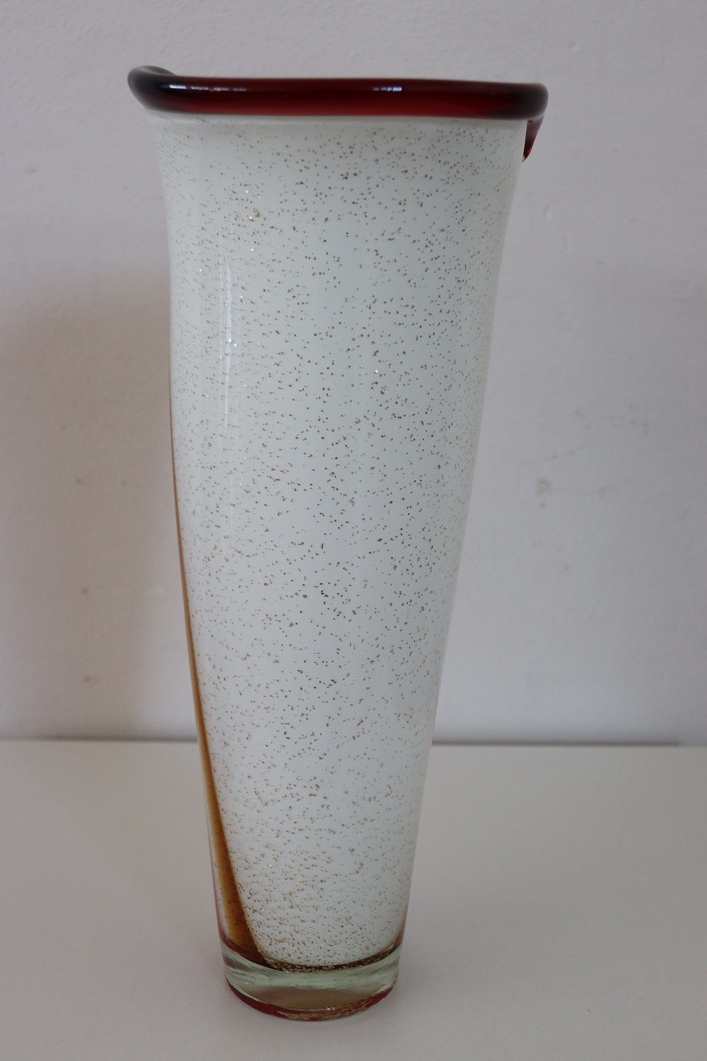 1980s Murano Glass Vase, Italy – White with Gold and Red Accents - Image 6