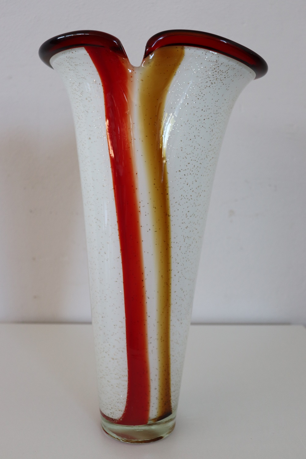 1980s Murano Glass Vase, Italy – White with Gold and Red Accents - Image 7