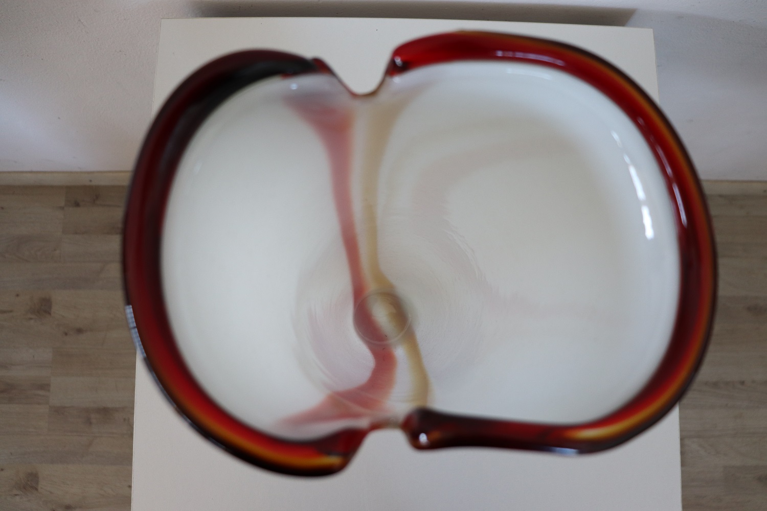 1980s Murano Glass Vase, Italy – White with Gold and Red Accents - Image 8