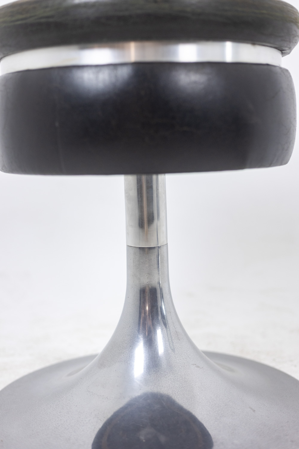 Black Cylindrical Low Stool, steel base, 1970s - Image 3