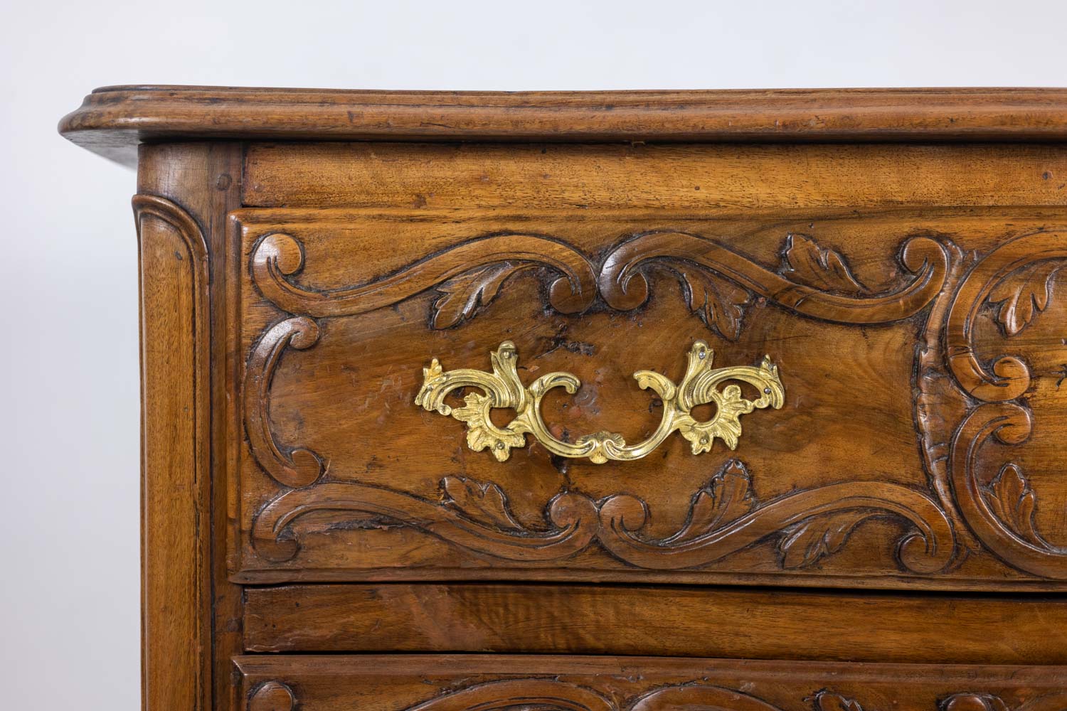 Curved Antique Chest of Drawers, known as a Nîmoise, 18th century. - Image 3