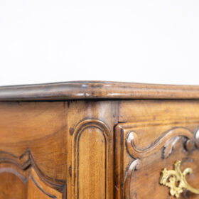 Curved Antique Chest of Drawers, known as a Nîmoise, 18th century.