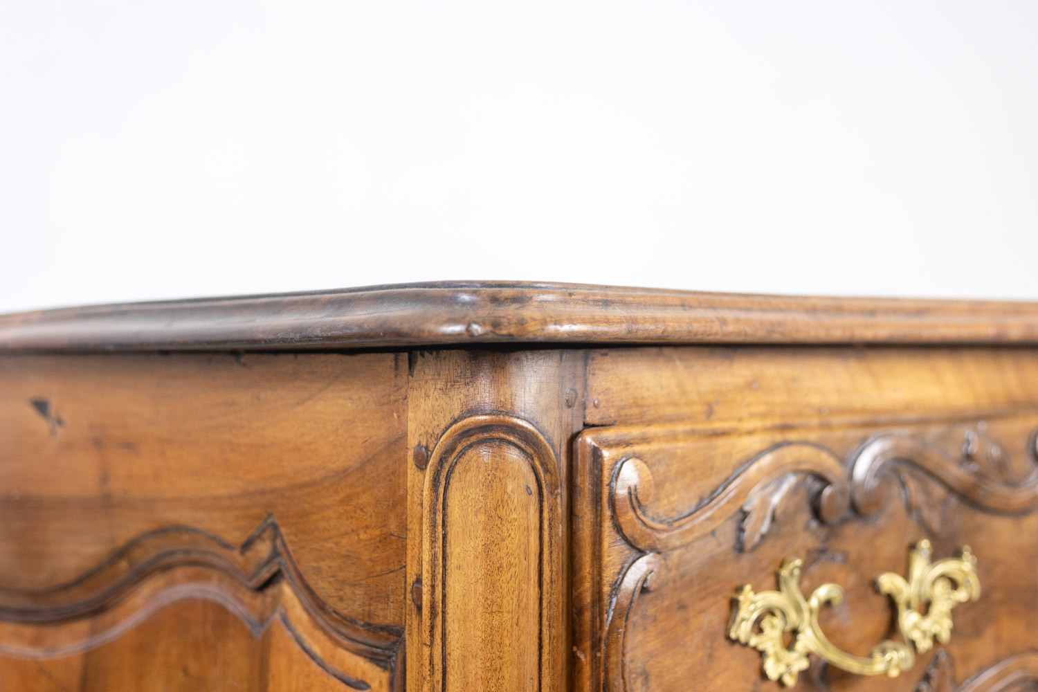 Curved Antique Chest of Drawers, known as a Nîmoise, 18th century. - Image 4