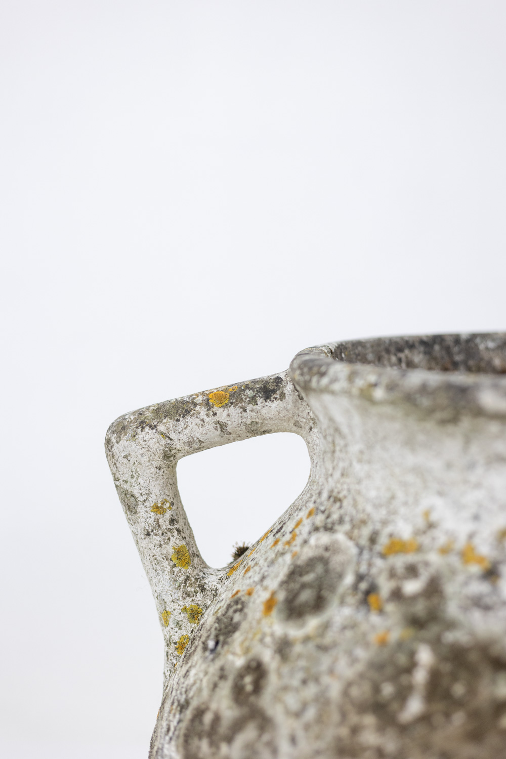 Willy Guhl Pair of “pot” planters in fiber cement. 1950s - Image 5