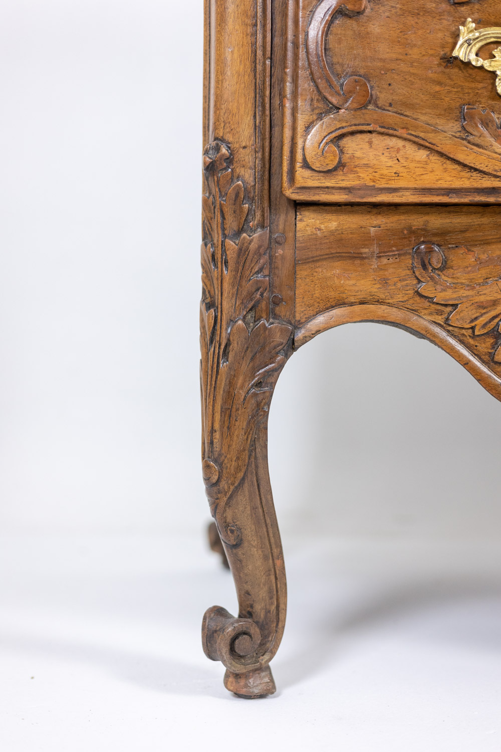 Curved Antique Chest of Drawers, known as a Nîmoise, 18th century. - Image 7